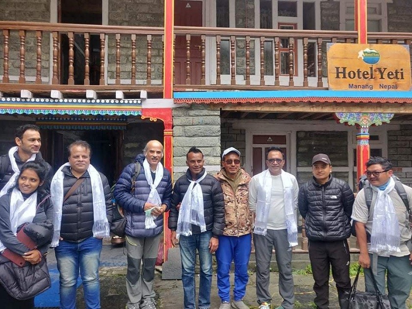 bollywood-team-manang_ANUFpvR1ko.jpg