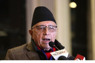 नेता डा. कोइरालाले भने   : ' गठबन्धन गर्दा कांग्रेसले सय सिटभन्दा कम गरे अर्थहीन  '