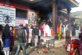 देशभरका शक्तिपीठमा भक्तजनको लर्को : 'देवीका भजन, मङ्गल धुन तथा स्तोत्र वाचनले मन्त्रमुग्ध' 