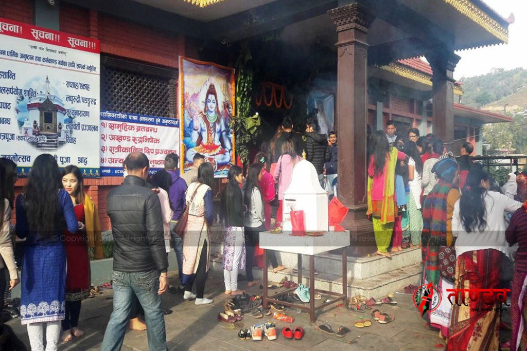 देशभरका शक्तिपीठमा भक्तजनको लर्को : 'देवीका भजन, मङ्गल धुन तथा स्तोत्र वाचनले मन्त्रमुग्ध' 
