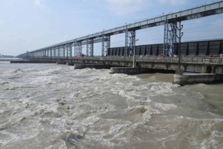 खोलानालामा पानीको सतह बढ्यो  :  'तटीय क्षेत्रका  बासिन्दालाई सतर्कता अपनाउन आग्रह '