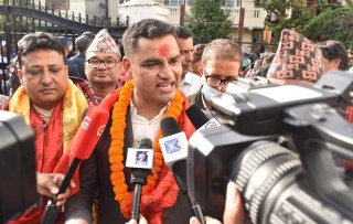 निर्बाचन  आयोगले  भन्यो    :   '  मनोनयन  पत्र दर्ता  देशभर  शान्तिपूर्णरुपमा   सम्पन्न '