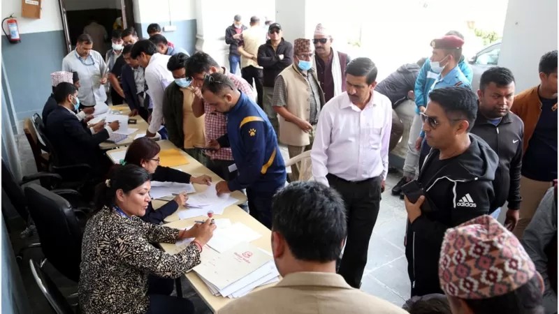 प्रमुख दलका शीर्ष  नेता   देउवा, ओली, प्रचण्ड, नेपाल, यादव र ठाकुर  :   " कसले  चुनौती  दिँदै  छन् ? "