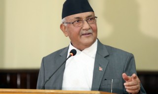 कांग्रेस - माओवादीमाथि खनिए  ओली   : 'सत्ता बिमुख हुने भएपछि कांग्रेसमाथि तीतो'