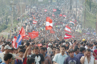 नेपाली राजनीतिको सात दशक  :  "चुच्चे ढुङ्गो–छैन टुङ्गो " भनेजस्तै नै 
