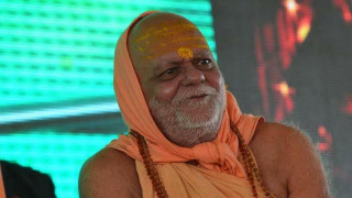 शङ्कराचार्य काठमाण्डूमा   : ' नेपाललाई ‘हिन्दू राष्ट्र घोषणा  यसअघि नै गरिसके '