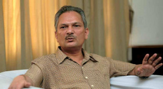 डा. भट्टराईले ट्वीटरमा भने  : " प्रचण्डलाई मुद्दा हाल्न पाइन्छ,  नियमित अदालतले हेर्न हुँदैन "