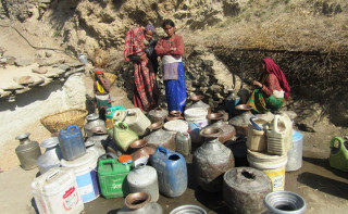 खानेपानीका मुहान सुक्न थाले : " खानेपानीको समस्या र सुख्खापन थपिने "