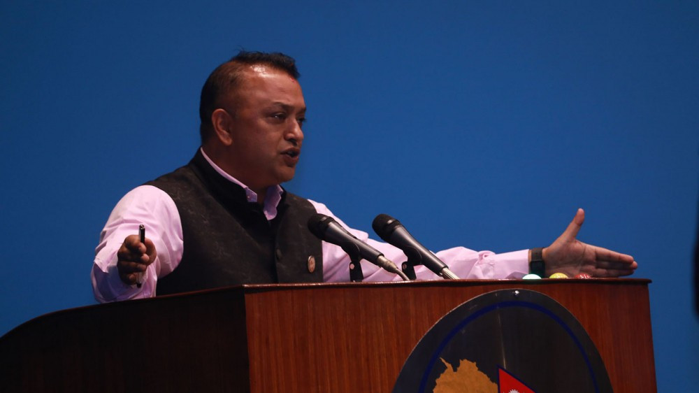 संसदमा सांसद थापाले भने : " शरणार्थी प्रकरणका दोषी नछुटुन " 