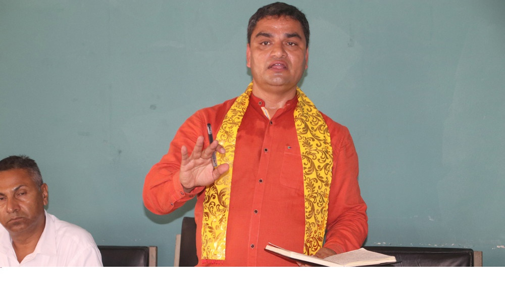 युवा नेता पौडेलले भने  : " कसैलाई दया राखेर पार्टी सक्न पाइँदैन  "  