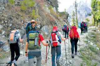 सडकले नास्यो गाउँको सौन्दर्य    :   " सुविधा  भन्दा सास्ती   पाे  धेरै   "