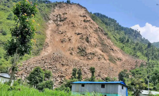 म्याग्दीका स्थानीय    :  "  पहिराेकाे  पिरलोले सँधैँ  पीडित  सर्वसाधारण "