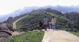 हतुवागढीमा पदमार्ग निर्माण गरिँदै  : "  पर्यटकीय क्षेत्रको रुपमा स्थापित गराउने "