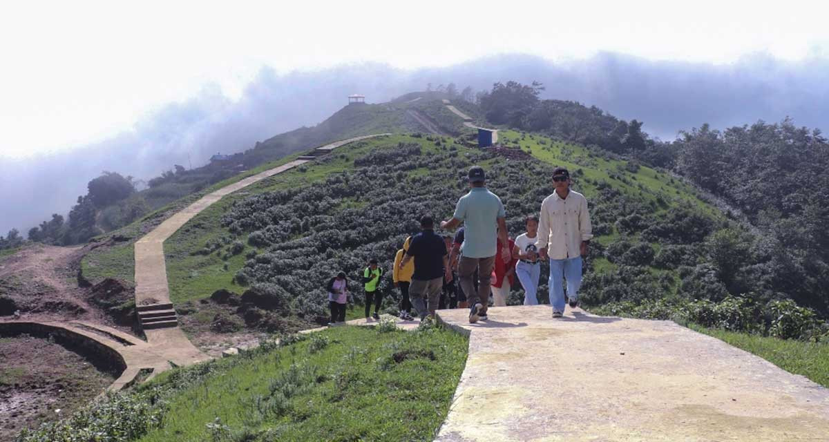 हतुवागढीमा पदमार्ग निर्माण गरिँदै  : "  पर्यटकीय क्षेत्रको रुपमा स्थापित गराउने "