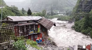 मस्र्याङ्दीको त्रास  :  "  रातभरी जागा बस्छन् एक्लेफाँटवासी "