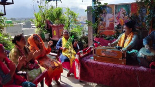  बागलुङका स्थानीयमा कला, संस्कृति मोह  : "   लोक भजनको जगेर्ना गरिँदै "