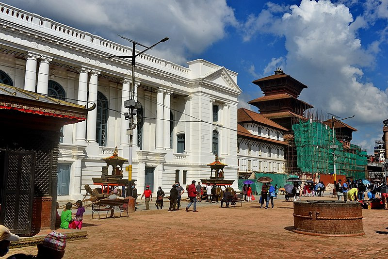 पर्यटकीयस्थल वसन्तपुर   :  “ विदेशी सामान हेर्छन्, स्वदेशीले किन्छन् ”