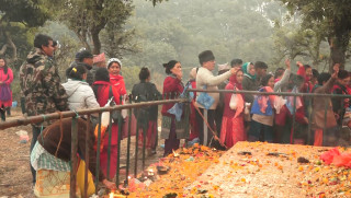 पशुपतिमा तयारी पूरा : " दिवङ्गत पितृहरूको सम्झनामा शतबीज छरिँदै "