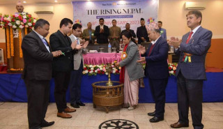 सञ्चारमन्त्री शर्मा भन्नुहुन्छ  : " विकास र समृद्धिमा लाग्नुपर्ने, राजनीतिक मुद्दामै अल्झियौँ "