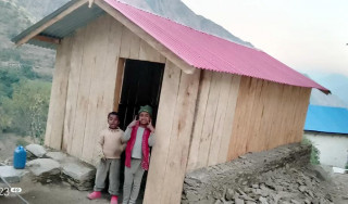रुकुम पश्चिम   : "  दश हजार अस्थायी आवस निर्माण, पीडित सरे "