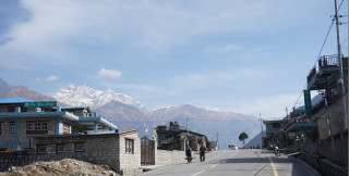 आकर्षक मुस्ताङको लेते  : “  सौन्दर्यमा पर्यटक लोभिए, जता फर्किए नि मनमोहक हिमाल  ” 