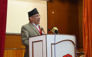 उच्च शिक्षाका लागि नेपालबाट हुँदै आएको आर्थिक बहाव रोक्नुपर्छ : प्रधानमन्त्री  दाहाल