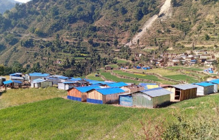 रुकुमपश्चिम :  "  प्रभावित क्षेत्रमा  ३० हजार नौसय २४ अस्थायी आवास निर्माण "