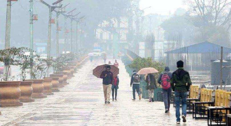 स्थानीय वायुको प्रभाव :  काठमाडौँमा हावाहुरीसहित वर्षा 