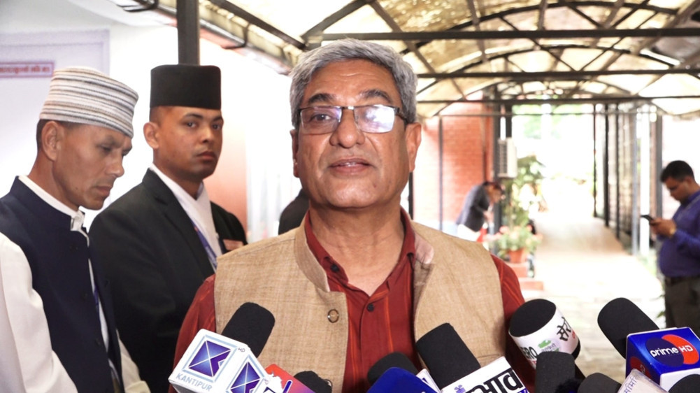 संसदीय दल बैठक निर्णय  :  " गृहमन्त्रीकाे अभिव्यक्ति  असभ्य र हिंस्रक "