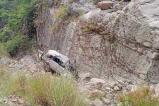 माइक्रोबस र टिपर  एकापसमा ठोक्किँदा १३ जना घाइते, दुईको अवस्था गम्भीर