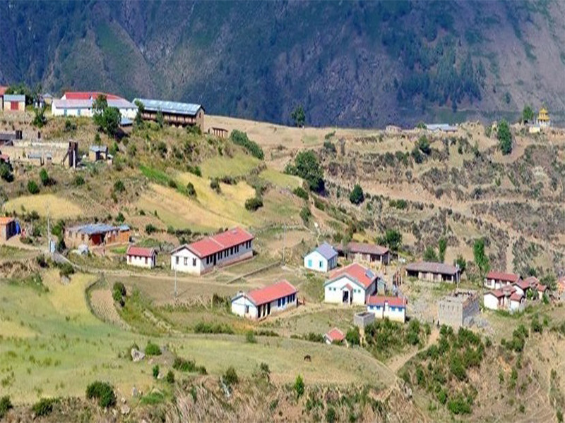  हुम्लाको उत्तरी भेग नाम्खा  : " दुई विद्यार्थीलाई पढाउन तीन शिक्षक "
