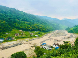  सिन्धुपाल्चोकको हेलम्बु  :“ पानी पर्दा मुटु काँप्छ, टहरा बगाउला भन्ने डर  ”