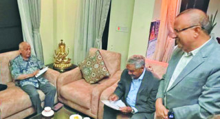 मध्यराति १२: १५ मा हस्ताक्षर  : " अब कांग्रेस - एमाले एक ठाउँ "
