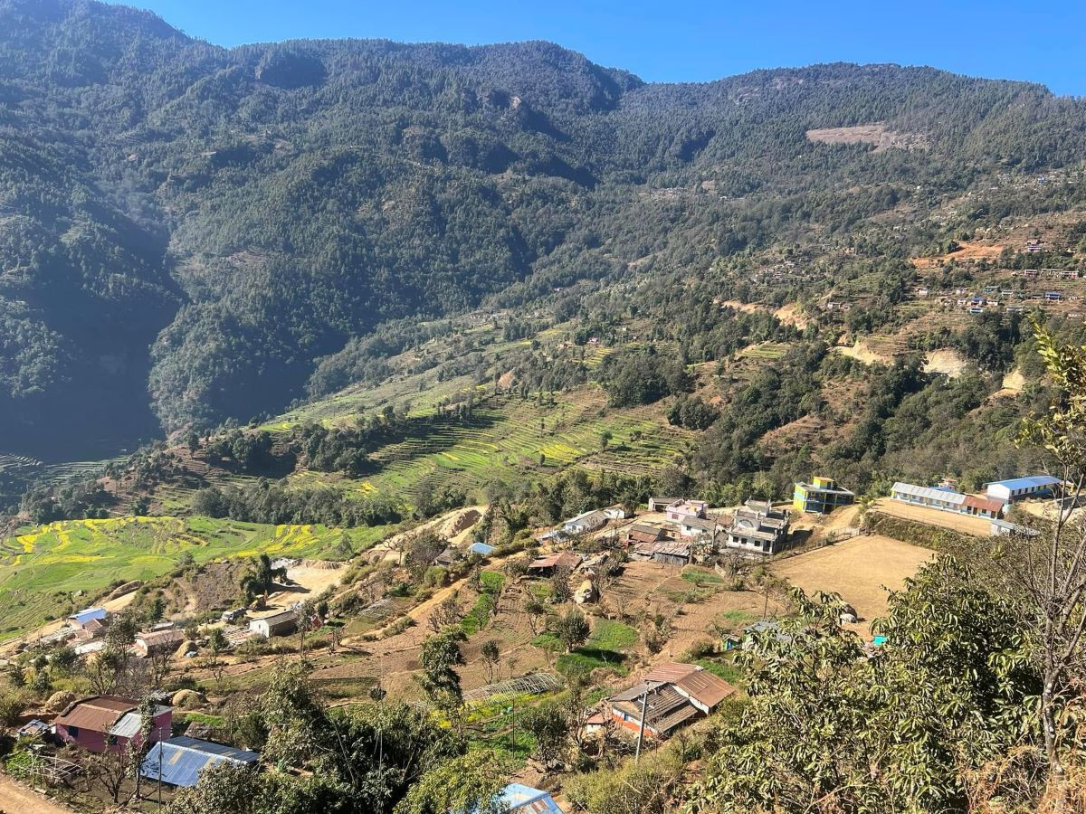 विकासले उज्यालिँदै गरेका गाउँ : ' बसाइँसराइले अँध्यारा बन्दै '
