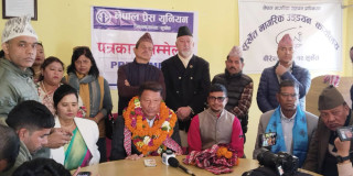 उपप्रधानमन्त्री सिंहले भने : 'राजनीतिक स्थायित्व दिन सरकार काम गर्दैछ '