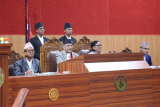 प्रधानमन्त्री ओलीले  भने  :  "  यो संविधान फालेर फेरि के ल्याउने त ?"