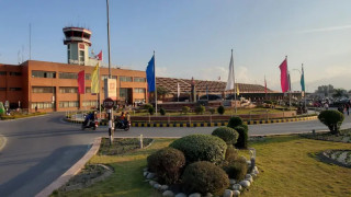 द्वन्द्वको बाछिटा नेपालसम्म : अन्तर्राष्ट्रिय उडान प्रभावित  -'   घटे पर्यटक '