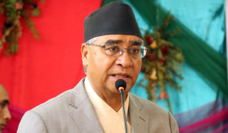 राजतन्त्र कहिलै आउँदैन :   पक्षमा आन्दोलन गर्नु -  ' बेकार हो '
