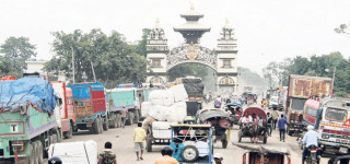 वीरगञ्ज भन्सार : 'पेट्रोलियम पदार्थ आयातबाट ७३ अर्ब राजस्व सङ्कलन '