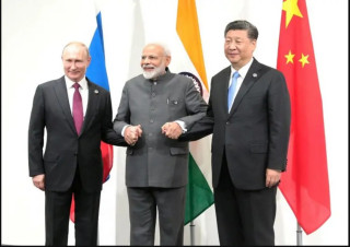 शिखर सम्मेलन चीनमा :   " सहभागी हुन पुटिन र मोदी पुगे  "     ..