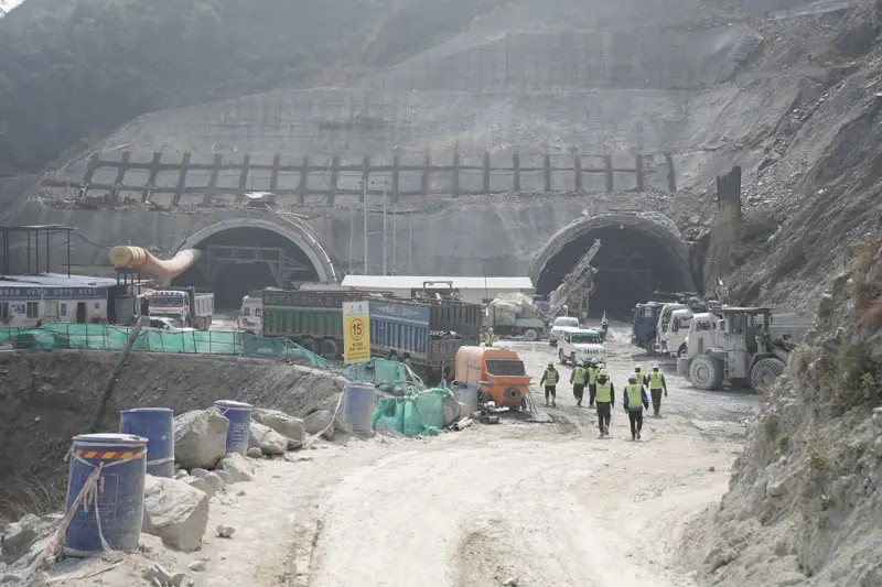 काठमाण्डू- तराई द्रुतमार्ग : 'किन रोकियो सुरुङ निर्माणको काम '