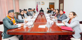 सार्वजनिक प्रशासन  : '  सरकारले दलीय ट्रेड युनियन  खारेज गर्ने '