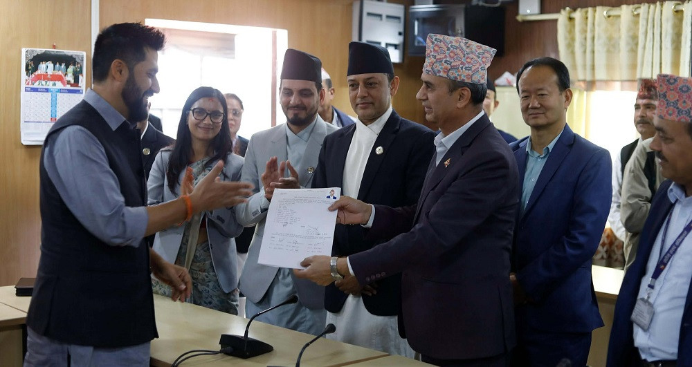 रास्वापाका उपसभापति - 'डीपी अर्यालले गराए मनोनयन दर्ता'