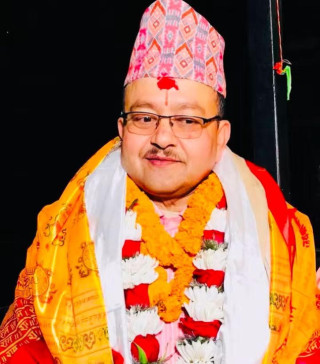 कटाक्षले होइन  : " चरित्रले राष्ट्र बन्छ  "