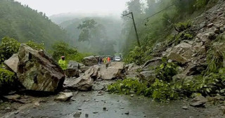 देशभरका विभिन्न सात मूल सडक खण्ड अवरुद्ध