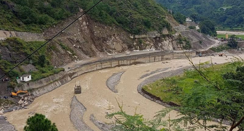 बीपी राजमार्ग चार दिनदेखि बन्द : ' मंगलबारसम्म खुलाउने प्रयास '